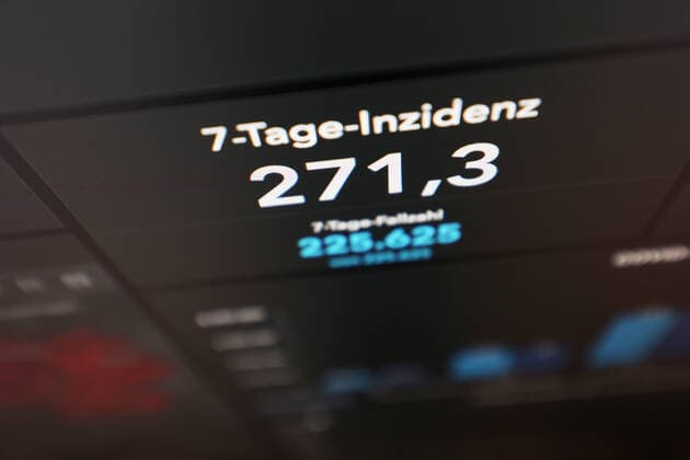 RKI dashboard, 7 day incidence is now 271.3 7 day incidence, RKI dashboard on a monitor on 25 08 2022 in Siegen Germany.