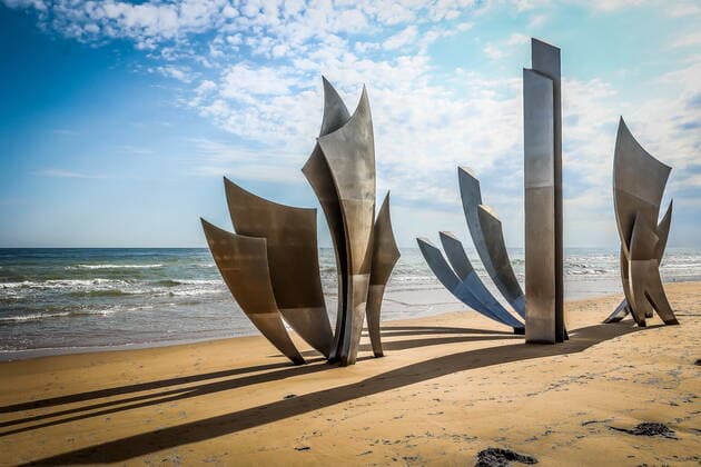 Etretat THEMENBILD Skulptur The Braves am Omaha Beach, aufgenommen am 29.07.2022 am Omaha Beach, Frankreich Sculpture The Braves on Omaha Beach, France on 2022 07 29. Expa *** Etretat THEME PICTURE Sculpture The Braves on Omaha Beach, taken on 29 07 2022 on Omaha Beach, France Sculpture The Braves on Omaha Beach, France on 2022 07 29 Expa  EP_rha