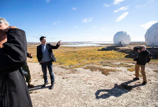 August 25, 2022, CAMBRIDGE BAY, AB, CANADA: NATO Secretary General Jens Stoltenberg and Prime Minister Justin Trudeau visit the North Warning System Site in Cambridge Bay, Nunavut, on Thursday August 25, 2022. CAMBRIDGE BAY CANADA  - ZUMAc35_ 20220825_zaf_c35_069 Copyright: xJasonxFransonx
