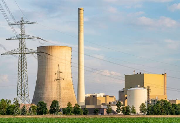 News Themen der Woche KW34 News Bilder des Tages Das Kraftwerk Heyden, Kohlekraftwerk, das im Juli 2021 stillgelegt wurde und als Netzreserve vorgehalten wurde und im Rahmen der Energiekrise, Ende August 2022, wieder befristet ans Netz geht, Petershagen, NRW, Deutschland Netzreserve Kraftwerk *** Heyden power plant, coal-fired power plant, which was shut down in July 2021 and held in reserve as a grid reserve and will be temporarily reconnected to the grid in the context of the energy crisis, at the end of August 2022, Petershagen, NRW, Germany Grid Reserve Power Plant