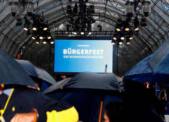 Bilder des Jahres 2022, News 08 August News Themen der Woche KW34 News Bilder des Tages beim Bürgerfest des Bundespräsidenten 2022 in Berlin. *** at the Citizens Festival of the Federal President 2022 in Berlin