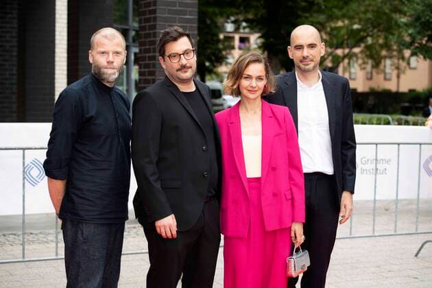 v l xxxx, Stefan SCHALLER, director, Luise HEYER, actress, Florian OELLER, book, award winner fiction for ,,Delivered,, red carpet, red carpet show, arrival, arrival, 58 Adolf Grimme Award Adolf Grimme Award Grimme Award in Marl, 26 08 2022 Ã