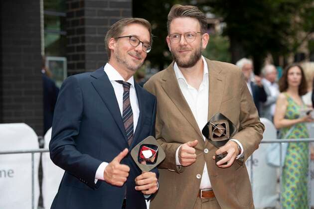 v l Thomas SCHMITT, Jakob LUNDT, prize winner entertainment for Who steals my show, red carpet, red carpet show, arrival, arrival, 58 Adolf Grimme Award Adolf Grimme Award Grimme Award in Marl, 26 08 2022 Ã