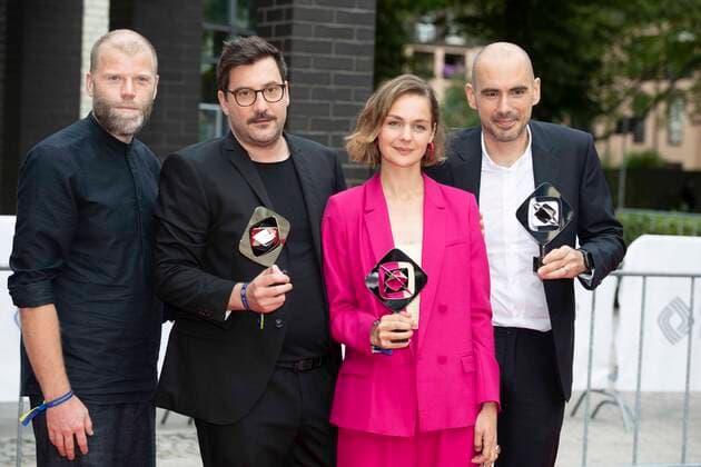 v l xxxx, Stefan SCHALLER, director, Luise HEYER, actress, Florian OELLER, book, award winner fiction for ,,Delivered,, red carpet, red carpet show, arrival, arrival, 58 Adolf Grimme Award Adolf Grimme Award Grimme Award in Marl, 26 08 2022 Ã