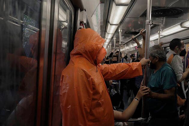 Flooding In Mexico City Due To Rainfall A person carries a windbreaker inside the metro after heavy rains and flooding in various parts of Mexico City, on august 26, 2022. Mexico City Mexico  Copyright: xGerardoxVieyrax originalFilename: vieyra-notitle220827_npF8Q.jpg