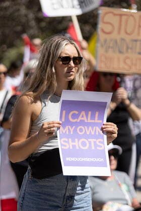 August 27, 2022, London, Ontario, CANADA: A group of Western University students hold a protest against the school s COVID-19 mandates on Saturday Aug. 27, 2022. The London, Ont., university announced Monday that anyone on campus in the fall must have at least three COVID-19 shots and wear masks in classrooms. London CANADA  - ZUMAc35_ 20220827_zaf_c35_057 Copyright: xNicolexOsbornex