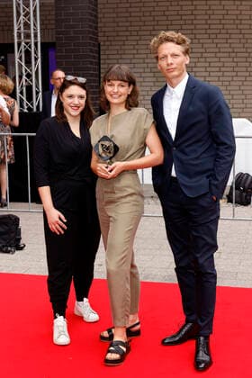Director Nele Dehnenkamp center with team at the 58 award ceremony of the Grimme Award 2022 in the theater of the city Marl Marl, 26 08 2022 NRW Germany Copyright: xChristophxHardtx