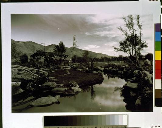 Pool in pleasure park, Manzanar Relocation Center, Calif.. Ansel Adams s Photographs of Japanese-American Internment at Manzanar. Copyright: xpiemagsx anseladampie22082022-241 !ACHTUNG AUFNAHMEDATUM GESCHÄTZT!