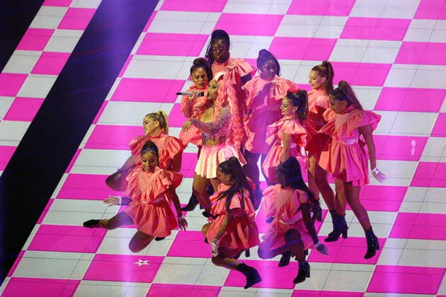 Nicki Minaj, center performs at the 2022 MTV Video Music Awards VMA s at the Prudential Center in Newark, New Jersey on Sunday, August 28, 2022.  NYP202208283096 JOHNxANGELILLO