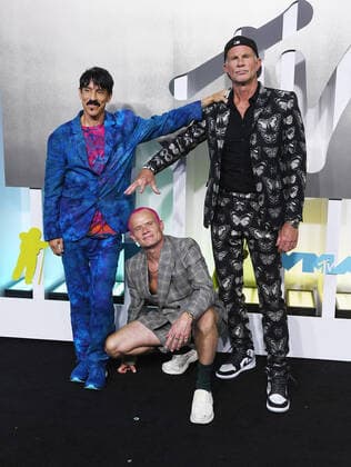 August 28, 2022, Newark, NJ, USA: Anthony Kiedis, Flea, and Chad Smith of Red Hot Chili Peppers attend the 2022 MTV VMAs at Prudential Center on August 28, 2022 in Newark, New Jersey. Newark USA - ZUMAs181 20220828_zea_s181_064 Copyright: xJeremyxSmith Imagespacex