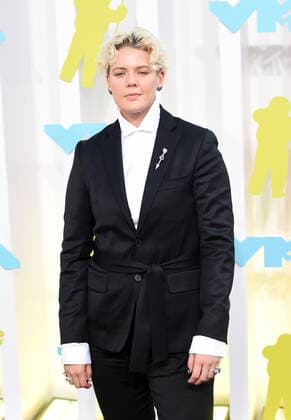NEWARK, NEW JERSEY - AUGUST 28: Betty Who at the 2022 MTV VMAs at Prudential Center on August 28, 2022 in Newark, New Jersey. Copyright: xJohnxPalmerx