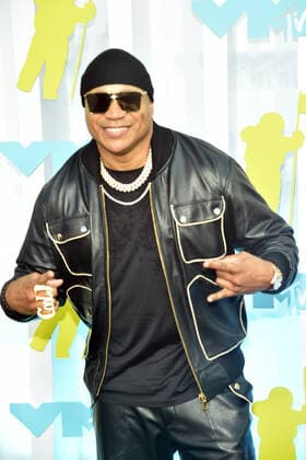 NEWARK, NEW JERSEY - AUGUST 28: LL Cool J at the 2022 MTV VMAs at Prudential Center on August 28, 2022 in Newark, New Jersey. Copyright: xJohnxPalmerx