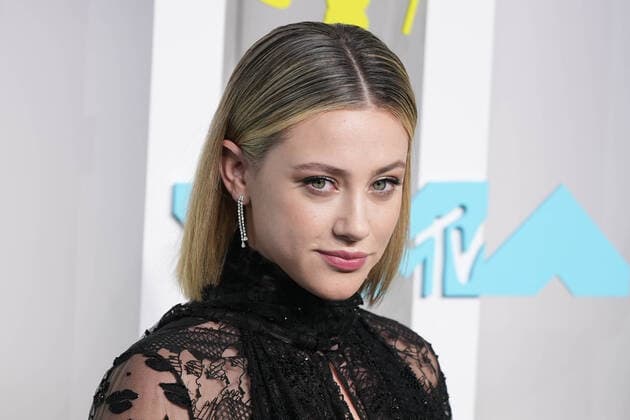 The 2022 MTV VMAs-Arrivals Featuring: Lili Reinhart Where: Newark, New Jersey, United States When: 28 Aug 2022 Credit: JOHN NACION startraksphoto.com Cover Images Copyright: xx 51918630 EDITORIAL USE ONLY. NOT FOR USE BY NEWSPAPERS BASED IN THE UK.