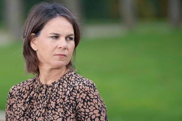Klausurtagung der Bundesregierung auf Schloss Meseberg - Annalena Baerbock, Bundesministerin des Auswärtigen;Klausurtagung der Bundesregierung auf Schloss Meseberg - Annalena Baerbock, Bundesministerin des Auswärtigen, Meseberg Brandenburg Deutschland Schloss Meseberg *** Federal Government Retreat at Meseberg Castle Annalena Baerbock, Federal Minister for Foreign Affairs Federal Government Retreat at Meseberg Castle Annalena Baerbock, Federal Minister for Foreign Affairs, Meseberg Brandenburg Germany Meseberg Castle