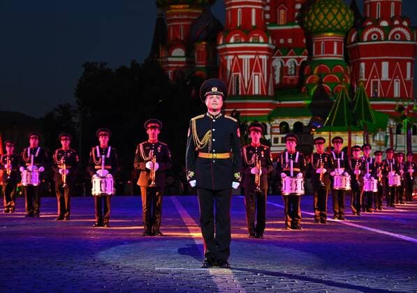 Russia Military Music Festival 8263772 30.08.2022 Members of the Suvorov Cadet Band of the Moscow Military Music College named after Lieutenant General Valery Khalilov perform during the Spasskaya Tower international military music festival in Red Square in Moscow, Russia. Evgeny Odinokov Sputnik Moscow Russia  Copyright: xEvgenyxOdinokovx