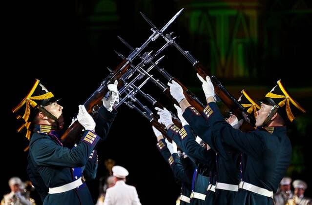 Russia Military Music Festival 8263779 30.08.2022 Members of the Honor Guard of the Presidential Regiment of the Moscow Kremlin Commandant s Service perform during the Spasskaya Tower international military music festival in Red Square in Moscow, Russia. Evgeny Odinokov Sputnik Moscow Russia  Copyright: xEvgenyxOdinokovx