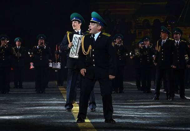 Russia Military Music Festival 8263780 30.08.2022 Members of the Central Band of the FSB Border Guard Service perform during the Spasskaya Tower international military music festival in Red Square in Moscow, Russia. Evgeny Odinokov Sputnik Moscow Russia  Copyright: xEvgenyxOdinokovx