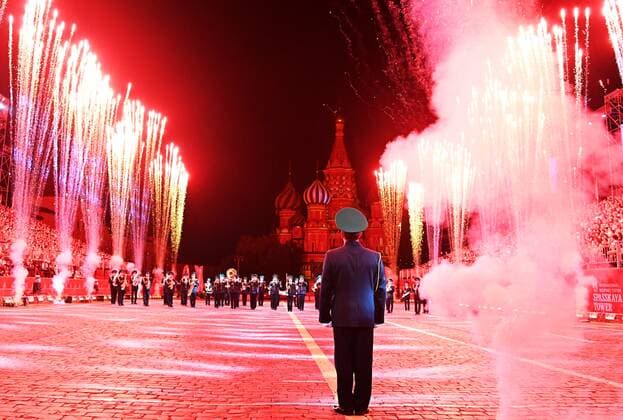 Russia Military Music Festival 8263785 30.08.2022 Members of the Central Band of the FSB Border Guard Service perform during the Spasskaya Tower international military music festival in Red Square in Moscow, Russia. Evgeny Odinokov Sputnik Moscow Russia  Copyright: xEvgenyxOdinokovx