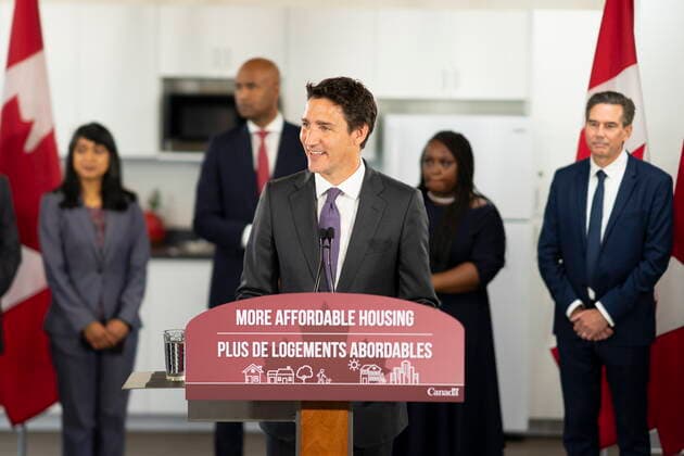August 30, 2022, Kitchener, ON, Canada: Prime Minister Justin Trudeau speaks at a media availability following a round table meeting that he and Ahmed Hussen, Minister of Housing, Diversity and Inclusion had with local delegates at the Country Hills Library in Kitchener, Ont. on Tuesday, Aug. 30, 2022. Kitchener Canada  - ZUMAc35_ 20220830_zaf_c35_042 Copyright: xPeterxPowerx