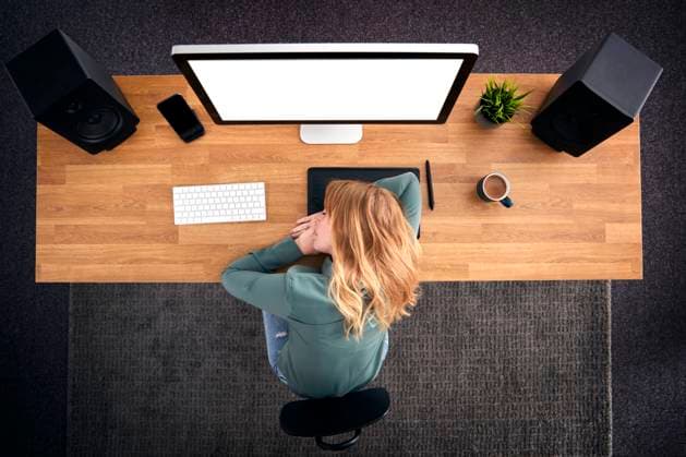 tired,sleeping,workplace,graphic designer,power nap,tireds,sleep,to be asleep,to sleep,workplaces,workstation,graphic designers mmq-12gs ,model released, Symbolfoto