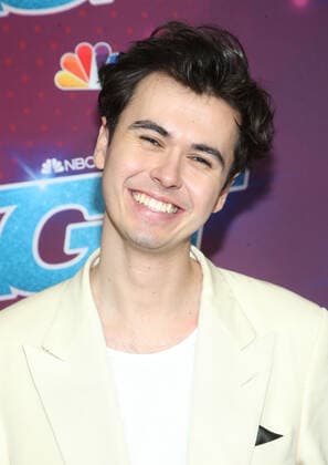 30 August 2022 - Pasadena, California - Bayley Graham. Red Carpet For America s Got Talent Season 17 Live Show held at the Sheraton Pasadena Hotel in Pasadena. Photo Credit: AdMedia 283579 2022-08-30 CA Pasadena Etats-Unis  Copyright: xAdMediax STAR_283579_039