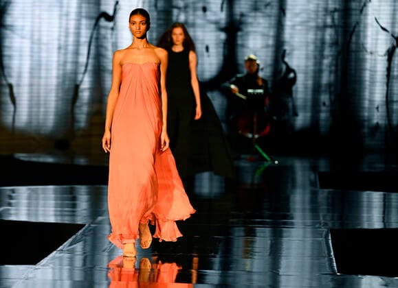 Schwarzkopf Elite Model Look 2022 Wettbewerb in Prag Models during the catwalk of world final Schwarzkopf Elite Model Look 2022 competition in Prague, Czech Republic, August 30, 2022. (CTKxPhoto MichaelaxRihova) CTKPhotoP2022083100151  mir 20 K