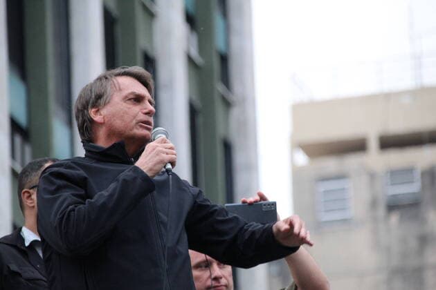 News Themen der Woche KW35 News Bilder des Tages August 31, 2022, Curitiba, Parana, Brazil: Brazilian President and candidate for re-election, Jair Bolsonaro (Liberal Party), during a campaign rally with political allies, among them the governor of Parana, Ratinho Junior, in downtown Curitiba, on Wednesday (31), after participating in a motorcycle ride to Boca Maldita region. (Foto: Edson De Souza TheNews2 imago images)  Copyright: xEdsonxdexSouzax