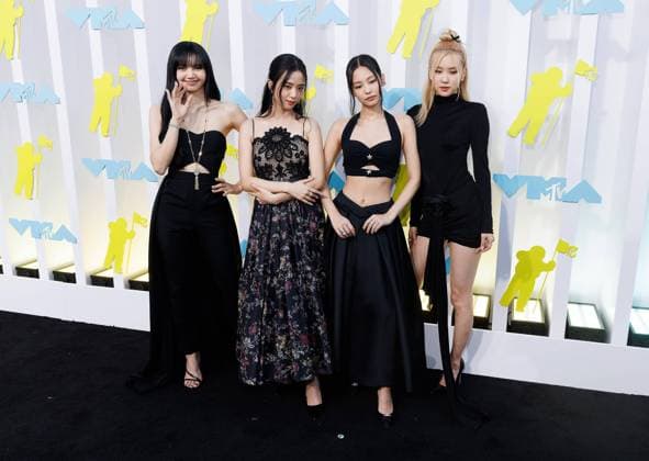28 August 2022 - Newark, New Jersey - Lisa, Jisoo, Jennie and RosÅ½ of Blackpink. 2022 MTV Video Music Awards held at the Prudential Center. Newark USA - ZUMAa123 20220828_zaa_a123_177 Copyright: xShawnxPunchx