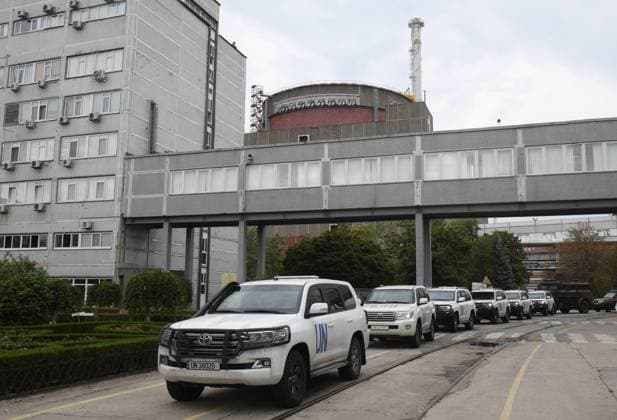 Bilder des Jahres 2022, News 09 September News Themen der Woche KW35 Ukraine Russia Military Operation Nuclear Plant 8265127 01.09.2022 A motorcade transporting the International Atomic Energy Agency (IAEA) delegation arrives at the Zaporizhzhia nuclear power plant (ZNPP), as Russia s military operation in Ukraine continues, the city of Vasylivka, Zaporizhzhia region, partially-controlled by Russian forces, Ukraine. outside Enerhodar, Zaporizhzhia region, partially-controlled by Russian forces, Ukraine. The IAEA team has arrived at the site of the nuclear plant to inspect security conditio