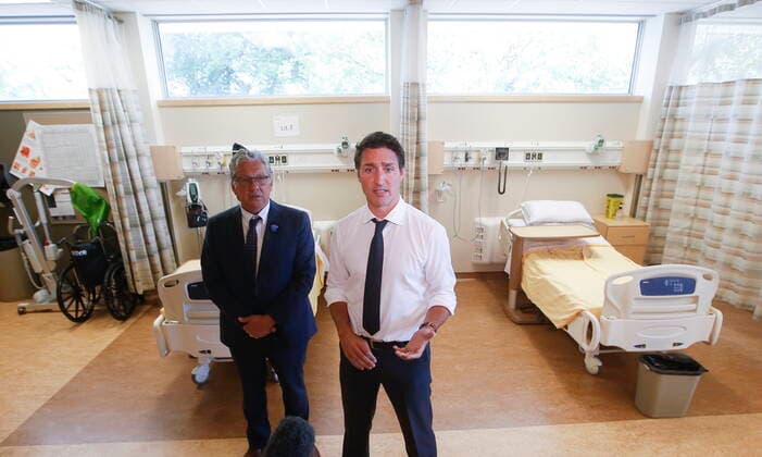 September 1, 2022, WINNIPEG, MANITOBA, CANADA: Prime Minister Justin Trudeau and Minister of Northern Affairs, Dan Vandal, speak to media after a visit with nursing students at the School of Nursing in the St Boniface University in Winnipeg, Thursday, September 1, 2022. WINNIPEG CANADA  - ZUMAc35_ 20220901_zaf_c35_031 Copyright: xJohnxWoodsx