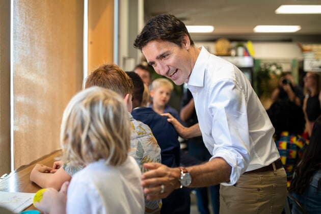 September 2, 2022, Burlington, ON, Canada: Prime Minister Justin Trudeau meets with at families at Familia Fine Foods in Burlington, Ont. Friday, September 2, 2022. Burlington Canada  - ZUMAc35_ 20220902_zaf_c35_012 Copyright: xNickxIwanyshynx