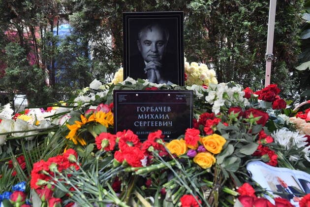 News Themen der Woche KW35 News Bilder des Tages September 3, 2022. - Russia, Moscow. - A view of the grave of first and last Soviet President Mikhail Gorbachev at the Novodevichy Cemetery. Gorbachev died aged 91 on August 30. KomsomolskayaxPravda