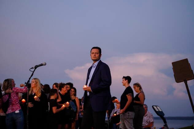 September 3, 2022, Barrie, ON, Canada: Barrie mayor Jeff Lehman gathers at vigil for six young people killed in a car accident in Barrie, Ont. on Saturday, September 3, 2022. Barrie Canada  - ZUMAc35_ 20220903_zaf_c35_068 Copyright: xChristopherxKatsarovx