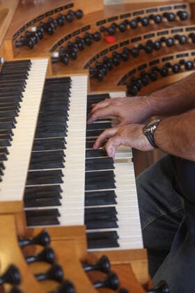 Ecumenical organ walk, here in the Catholic Church St Peter, in Duesseldorf Friedrichstadt with Ulrich Karg, as part of the church music festival Rheinklang on 03 09 2022 About 500 participants took part in workshops for blaeser, choirs, organ and popular Copyright: epd-bild Hans-JuergenxBauer EDITORIAL USE ONLY