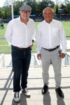 Ewald Lienen and Felix Magath at the charity soccer match Kicken mit Herz for the benefit of the childrens heart ward of the University Hospital Eppendorf on 4 09 2022 in Hamburg Kicken mit Herz 2022 charity soccer match in Hamburg