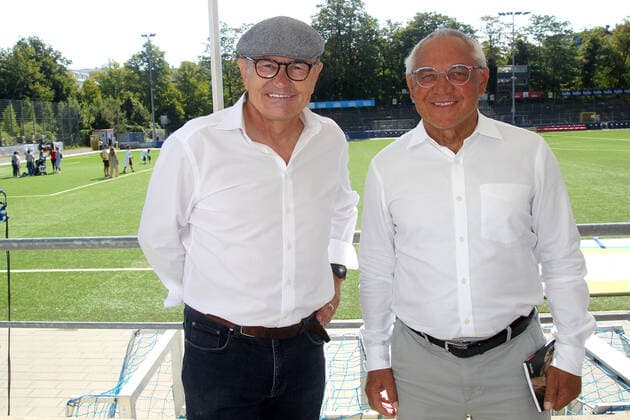Ewald Lienen and Felix Magath at the charity soccer match Kicken mit Herz for the benefit of the childrens heart ward of the University Hospital Eppendorf on 4 09 2022 in Hamburg Kicken mit Herz 2022 charity soccer match in Hamburg