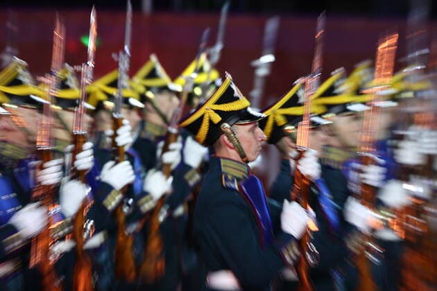 Russland, MilitÃ¤r-Musik-Festival in Moskau MOSCOW, RUSSIA â€“ SEPTEMBER 4, 2022: Members of the Honor Guard of the Presidential Regiment of the Moscow Kremlin Commandant s Service perform in Red Square at the closing ceremony of the 2022 Spasskaya Tower International Military Music Festival. Artyom Geodakyan TASS  TS140896