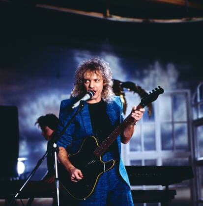 PETER FRAMPTON Peter Frampton, britischer Rock Musiker, TV-Auftritt in Deutschland, 1986. Peter Frampton, British Rock musician, TV performance, Germany, 1986., Deutschland Copyright: kpa UnitedArchives55024312 EDITORIAL USE ONLY