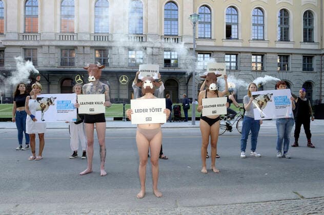 Demonstration of the animal rights organization PETA against the leather industry and the use of leather in fashion at the opening of MBFW at Berlin Fashion Week Spring Summer 2023 in front of the Hotel Telegraphenamt Berlin, 05 09 2022. Foto:xF.xKernx xFuturexImage