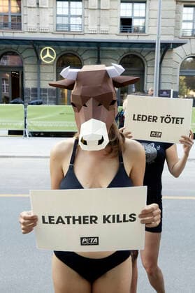 Demonstration of the animal rights organization PETA against the leather industry and the use of leather in fashion at the opening of MBFW at Berlin Fashion Week Spring Summer 2023 in front of the Hotel Telegraphenamt Berlin, 05 09 2022. Foto:xF.xKernx xFuturexImage
