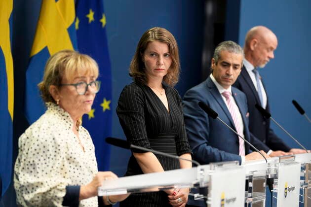 STOCKHOLM 20220906 Beatrice Ask, landshövding i Södermanlands län, civilminister Ida Karkiainen tillsammans med energi- och digitaliseringsminister Khashayar Farmanbar och Robert Andrén, Energimyndighetens generaldirektör, om vad myndigheterna ska vidta energisparande atgärder, vid en pressträff i Rosenbad STOCKHOLM SVERIGE x10050x *** STOCKHOLM 20220906 Beatrice Ask, County Governor of Södermanland County, Minister of Civil Affairs Ida Karkiainen together with Minister of Energy and Digitalisation Khashayar Farmanbar and Robert Andrén, Director General of the Swedish Energy Agency, at a press conference in Rosenbad STOCKHOLM SWEDEN x10050x  Copyright: xPontusxLundahl TTx ENERGIBESPARINGSÅTGÄRDER