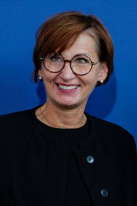 Reception of the prize winners of the 57 Federal Competition Youth research by the Chancellor and the Federal Minister of Education Current, 06 09 2022, Berlin, Bettina Stark Watzinger German Federal Minister of Education and Research in portrait at the reception of the prize winners for the 57 Federal Competition Youth research in the Federal Chancellery