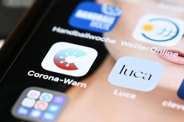 Stock- und Symbolbilder I 06.09.2022 Corona-Warn, Corona Warn App, Corona Warn-App, Corona-Warn-App, Risiko-Ermittlung, Niedriges Risiko, Keine Risiko-Begegnung, keine Begegnung mit einem infizierten, Infizierten-Risiko gering. Status-Nachweis Hamburg Studio Hamburg Deutschland *** Stock and Icon Images I 06 09 2022 Corona Warn, Corona Warn App, Corona Warn App, Corona Warn App, Risk Determination, Low Risk, No Risk Encounter, No Encounter with an Infected, Infected Risk Low Status Proof Hamburg Studio Hamburg Germany. Copyright: xLobeca FelixxSchlikisx