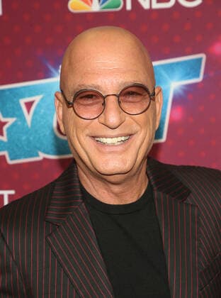 6 September 2022 - Pasadena, California - Howie Mandel. Red Carpet For America s Got Talent Season 17 Live Show held at the Sheraton Pasadena in Pasadena. Photo Credit: AdMedia 283782 2022-09-06 CA Pasadena Etats-Unis  Copyright: xAdMediax STAR_283782_079