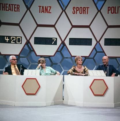 Dalli Dalli Dalli Dalli, Spielshow, Deutschland 1971 - 1986, Sendung vom 4. November 1971, Team Theater gegen Team Tanz ., Deutschland Copyright: ArthurxGrimm UnitedArchives82008150 EDITORIAL USE ONLY