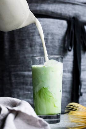 Making a matcha tea and matcha latte Making a matcha tea and matcha latte Copyright: xSarahxMenanixx SM070120-19