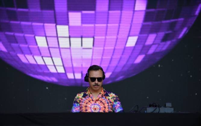 Purple Disco Machine ( Tino Piontek) beim Superbloom 2022 Musik Festival in München am 03.09.2022. München Olympiapark Bayern Deutschland *** Purple Disco Machine Tino Piontek at Superbloom 2022 Music Festival in Munich on 03 09 2022 Munich Olympiapark Bavaria Germany