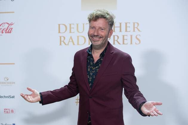 Presenter Thorsten SCHORN, red carpet, red carpet show, arrival, arrival, German Radio Award 2022 ceremony in Hamburg on 08 09 2022,