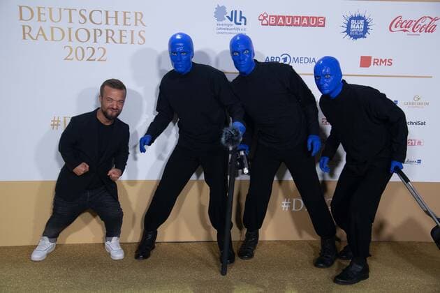 Matthias MESTER, para track and field athlete, Blue Man Group, red carpet, red carpet show, arrival, arrival, German Radio Award 2022 ceremony in Hamburg on 08 09 2022,