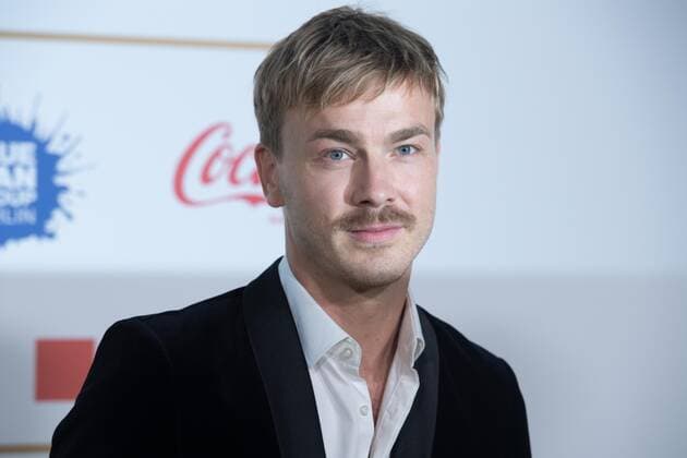 Albrecht SCHUCH, actor, red carpet, red carpet show, arrival, arrival, German Radio Award 2022 ceremony in Hamburg on 08 09 2022,